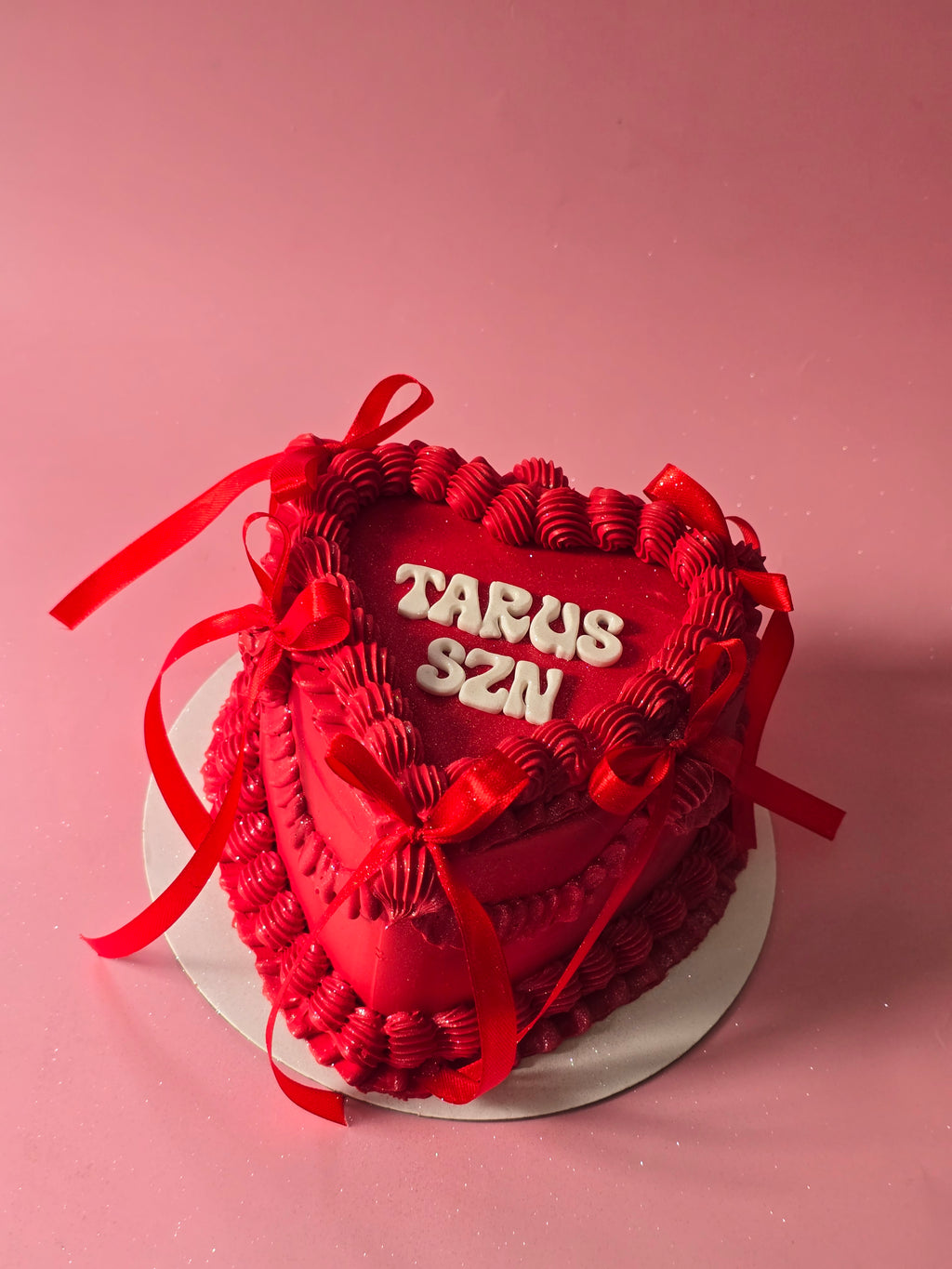 Zodiac vintage cake