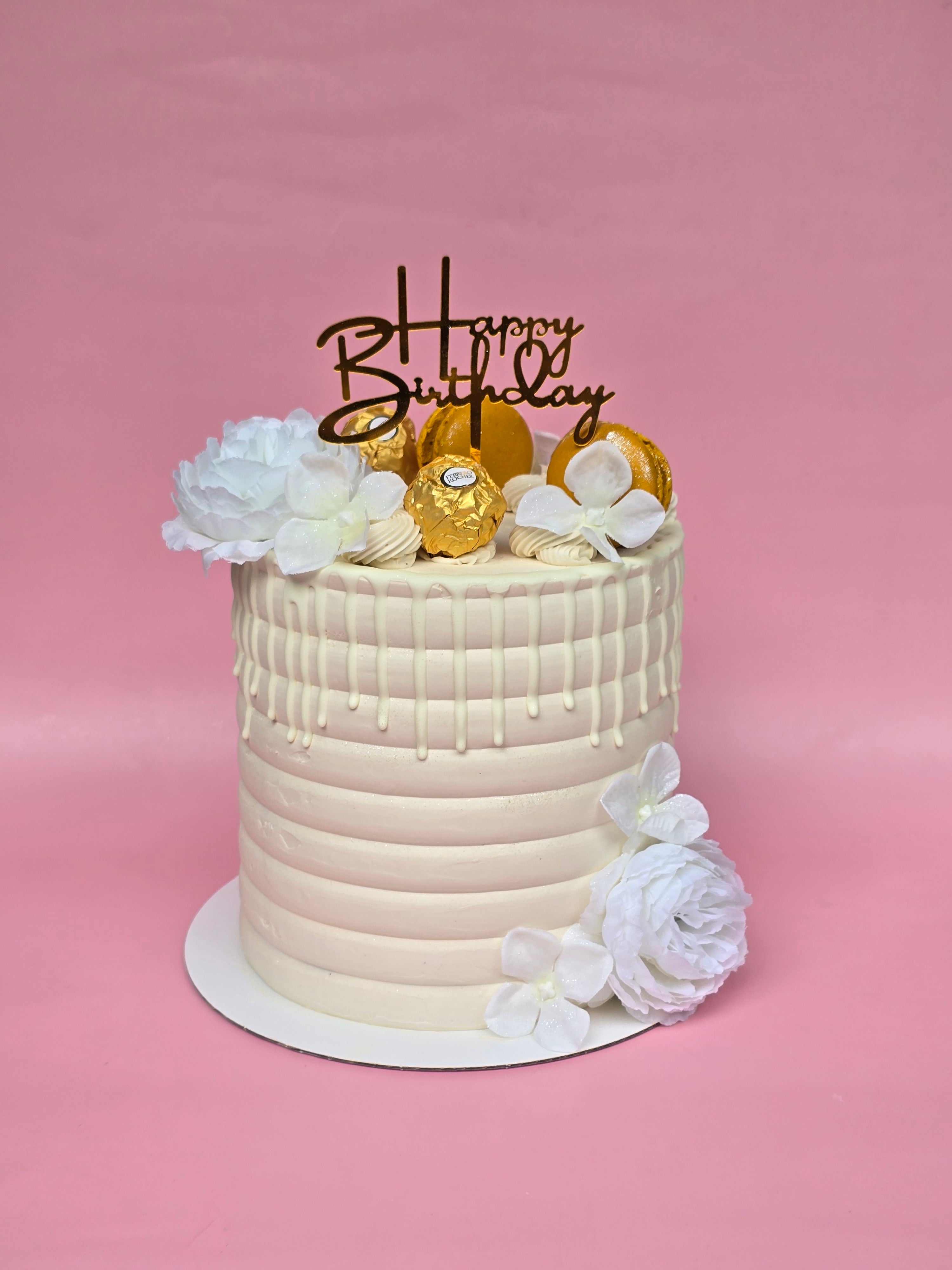 White flower cake