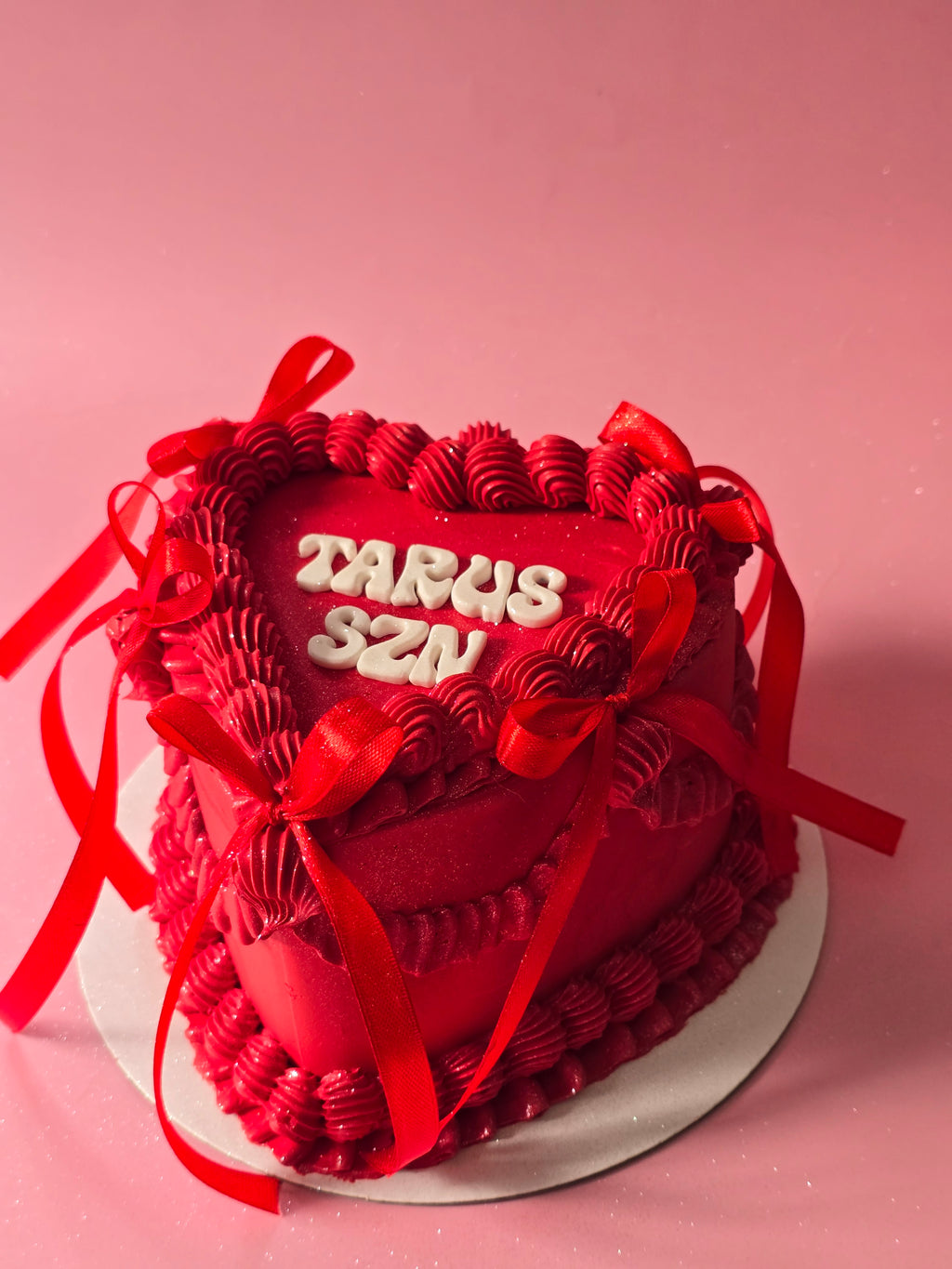 Zodiac vintage cake