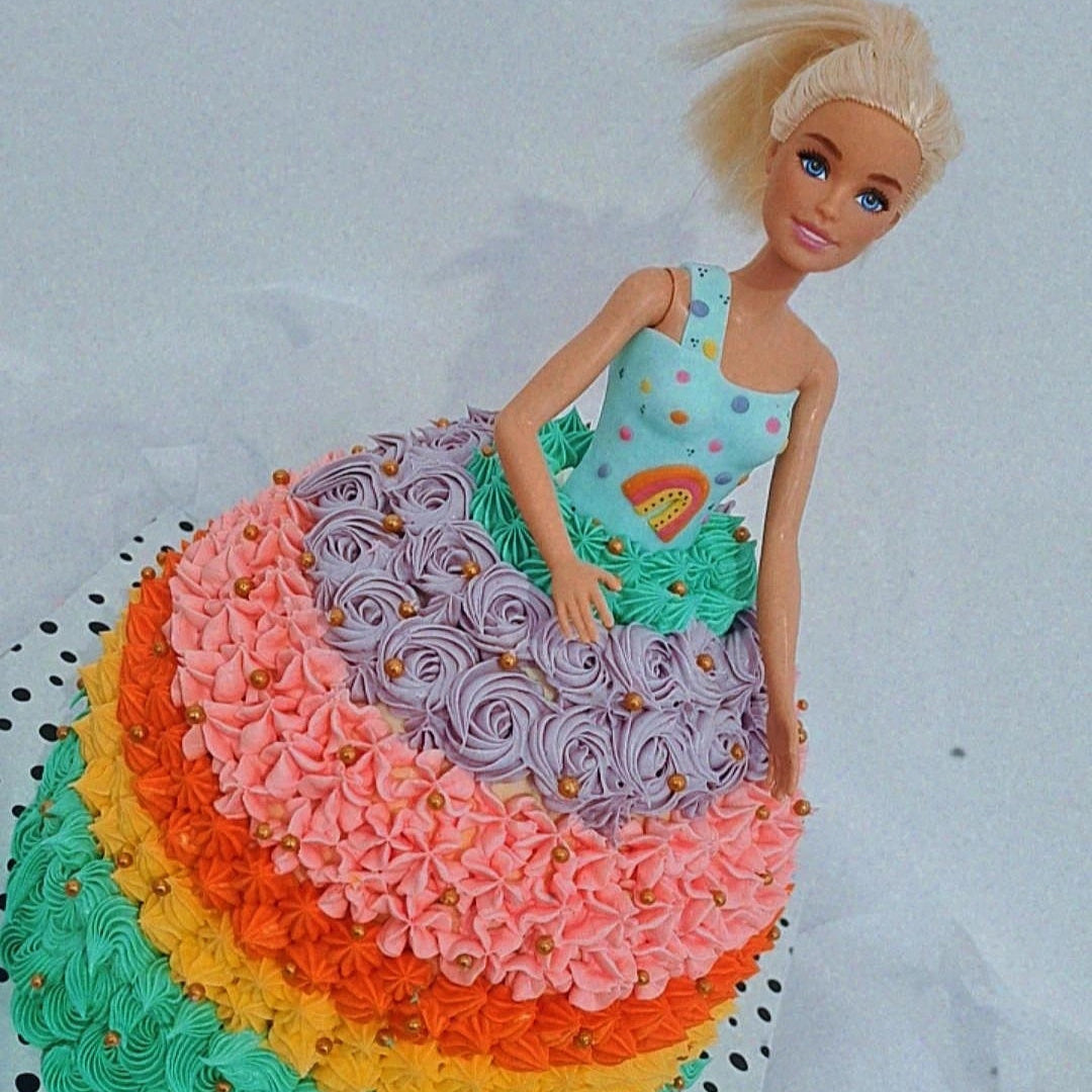 Barbie Cake Decorating Pasticceria Barbie Barbie Bakery Baking