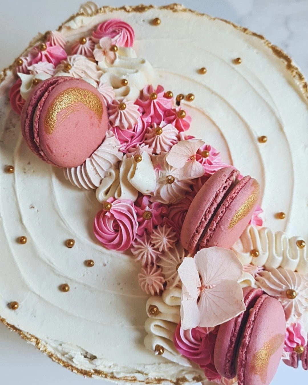 Macarrons Cake